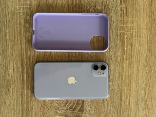 iPhone 11 con pantalla agrietada