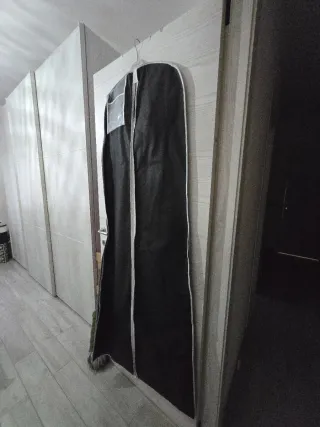 Abito da sera nero e rosa con fiore