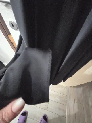 Abito da sera nero e rosa con fiore