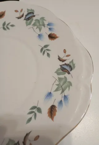 BONITO PLATO PARA PASTELES CON ASAS COLCLOUGH