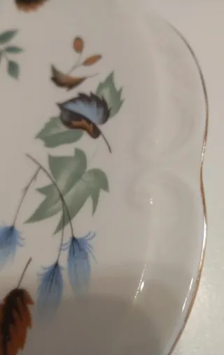 BONITO PLATO PARA PASTELES CON ASAS COLCLOUGH