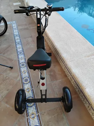 TRICICLO ELECTRICO.  NEW. NEVER USED.