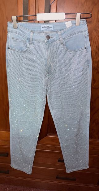 Pantalón vaquero con brillos REDIAL