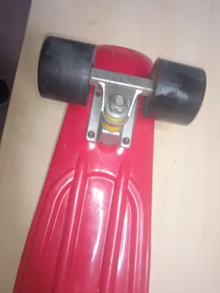 Monopatín rojo para principiantes