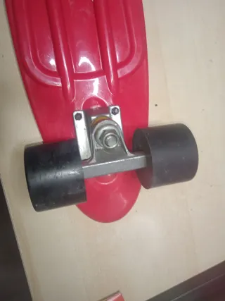 Monopatín rojo para principiantes