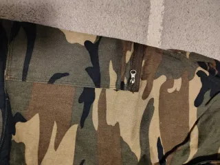 Pantalón militar Decathlon camuflaje