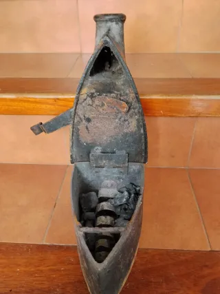 Plancha de carbón antigua