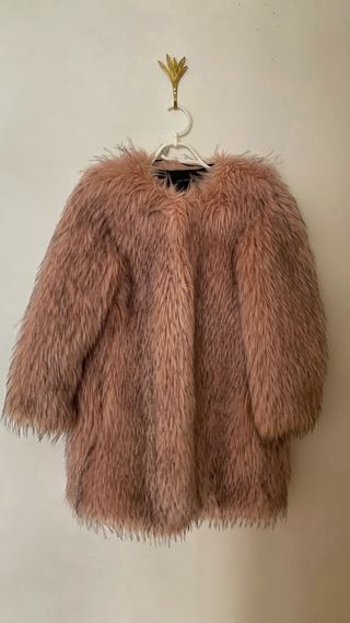 Abrigo pelo rosa Zara