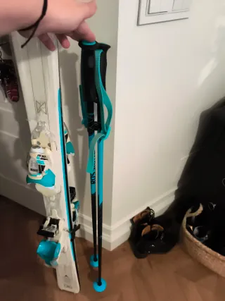 Esquís Dynastar. Recogida en A Coruña