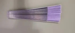 Abanico morado plegable