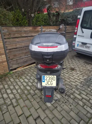 Maxiscooter Automática Negra