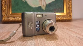 Cámara Digital Nikon Coolpix L2 6MP Zoom 3x