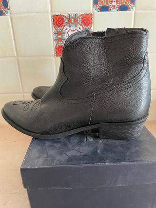 Stivali neri in pelle