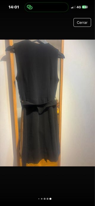 Vestido negro con detalle beige