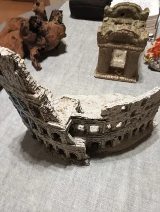 Adorno acuario Coliseo Romano