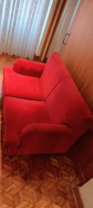 Sofá 2 plazas terciopelo rojo