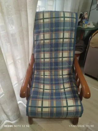 Butaca de madera y tela