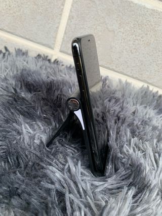 iPhone X 64GB per gli amanti della mela, se cerchi un cellulare per un uso quotidiano di base.