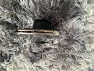 iPhone X 64GB per gli amanti della mela, se cerchi un cellulare per un uso quotidiano di base.