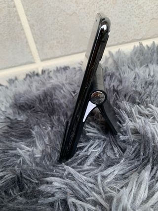 iPhone X 64GB per gli amanti della mela, se cerchi un cellulare per un uso quotidiano di base.