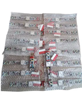 Lote de 180  Relojes ELLE Multicolor
