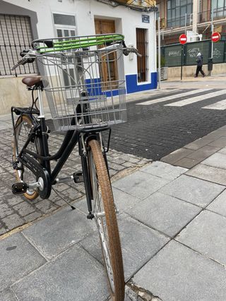 Bicicleta Holandesa Negra con Cesta