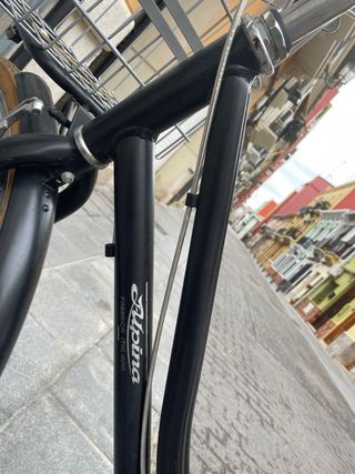 Bicicleta Holandesa Negra con Cesta