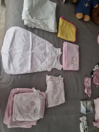 Lote Ropa Bebé: Saco, Muselinas, Toalla