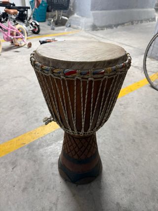 Timbal de madera tallado artesanal