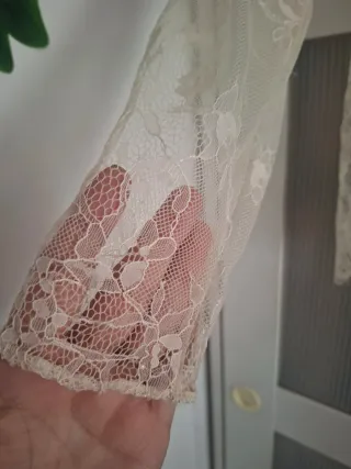 Blusa Zara encaje volantes beige M