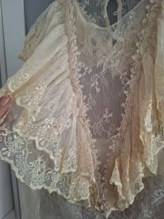 Blusa Zara encaje volantes beige M