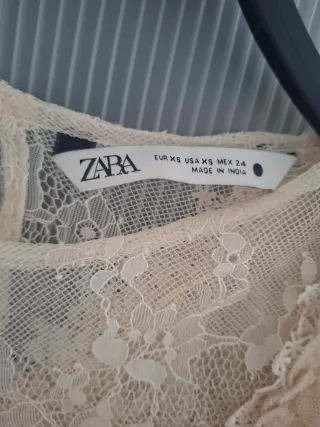 Blusa Zara encaje volantes beige M