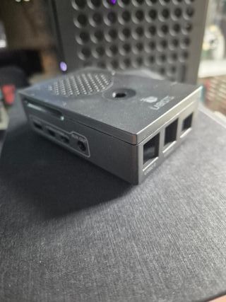 Raspberry Pi 4 case with fan and heat sink