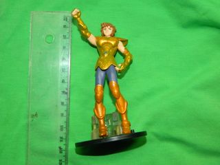 Caballero del Zodiaco de oro creo que Leo muñeco