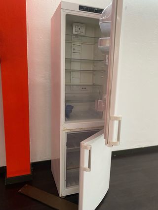 Nevera Whirlpool blanca