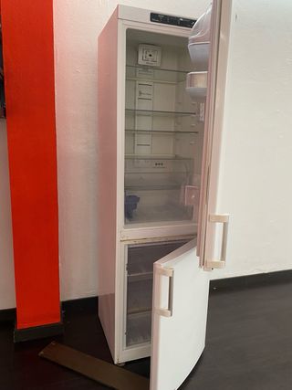 Nevera Whirlpool blanca