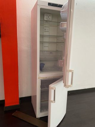 Nevera Whirlpool blanca