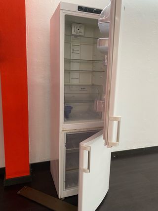 Nevera Whirlpool blanca