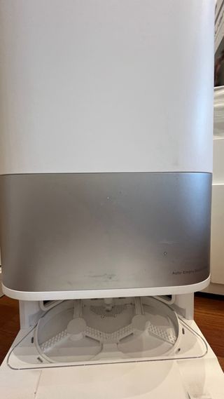 Robot aspirador friega aspira base automática