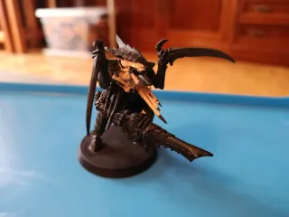 Figura Warhammer Tiranido