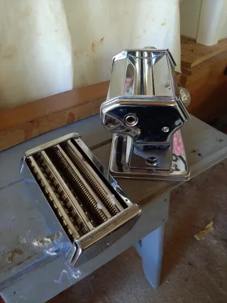 Macchinetta per pasta in metallo senza manovella