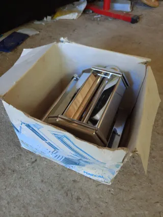 Macchinetta per pasta in metallo senza manovella