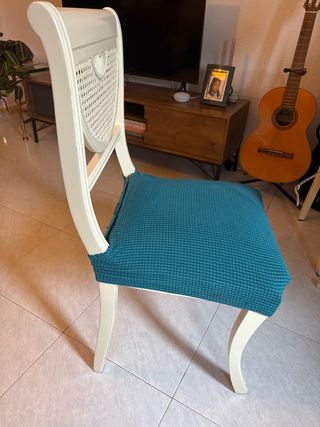 Mesa Comedor y 4 sillas de madera lacada en blanco