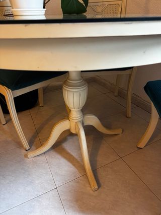 Mesa Comedor y 4 sillas de madera lacada en blanco