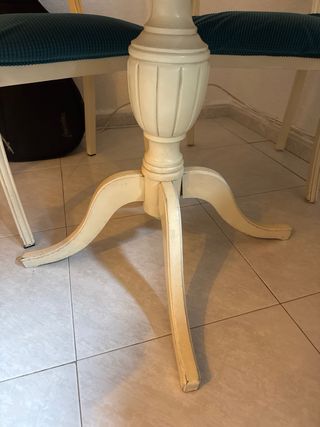 Mesa Comedor y 4 sillas de madera lacada en blanco