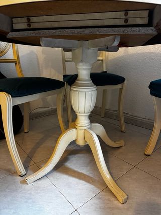 Mesa Comedor y 4 sillas de madera lacada en blanco