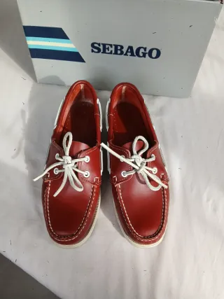 Zapatos náuticos Sebago rojos docksides