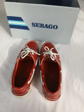 Zapatos náuticos Sebago rojos docksides