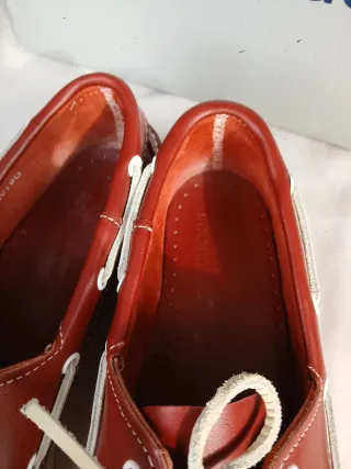 Zapatos náuticos Sebago rojos docksides