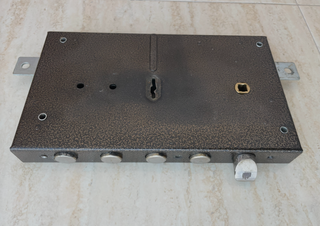 Cerradura antigua con 2 llaves